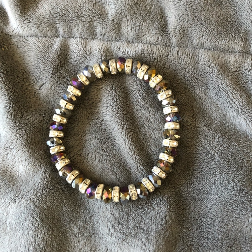 Stretch bracelet with lovely beads